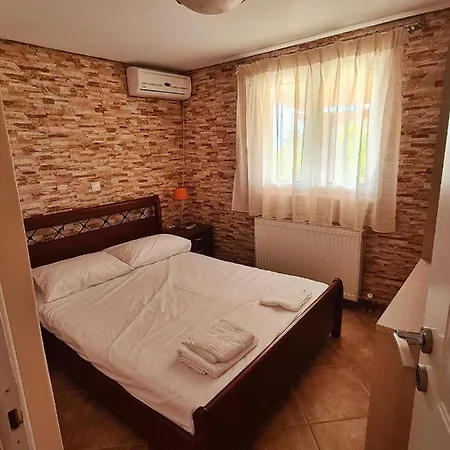 Holiday home Petrothalassa