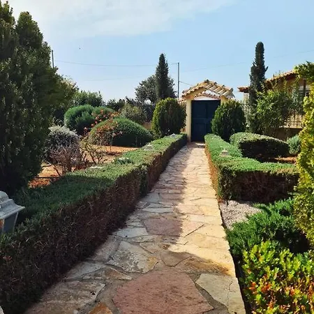 Petrothalassa Holiday home *